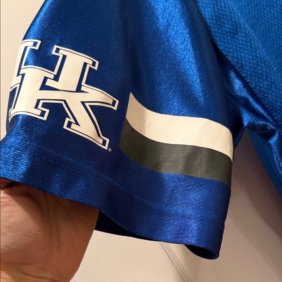 UK Wildcats Jersey with Number 5 - Picture 2 of 9
